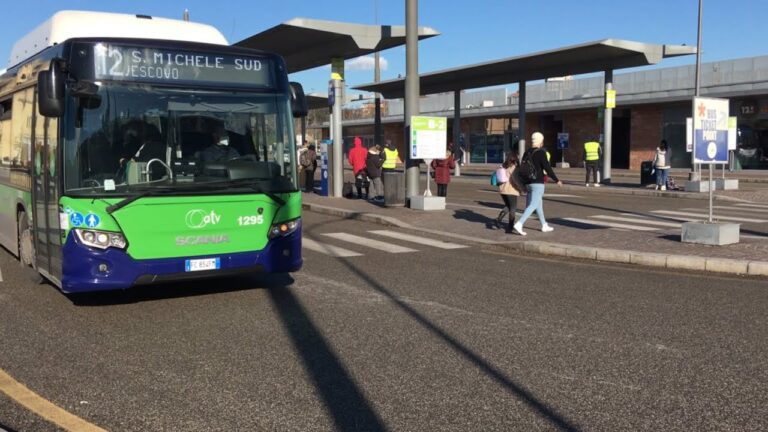 Scopri gli Orari Autobus Linea 3 Alessandria: Puntualità e Comodità in 70 Caratteri